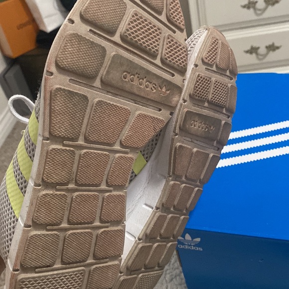 Adidas running shoes - Picture 4 of 6